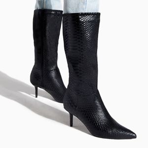 Black Crocodile Heels Mid Calf Size 8.5